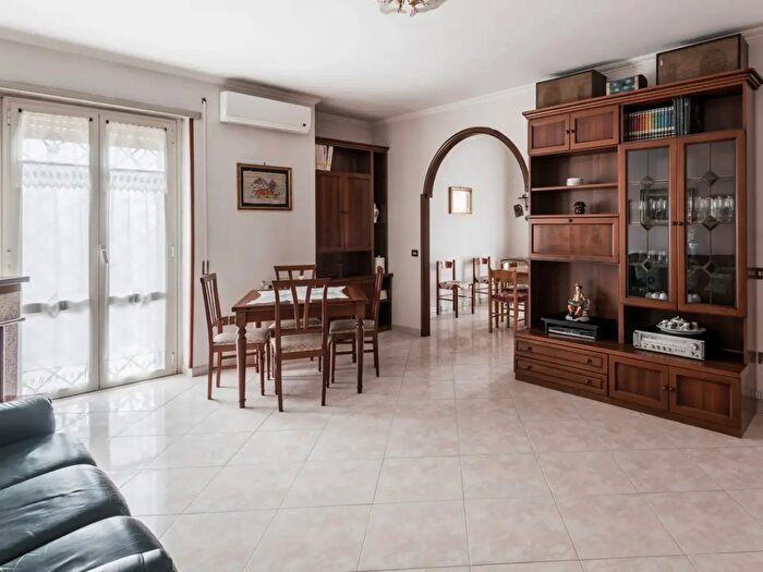 Appartamento trilocale in vendita in Via Francesco Donati, Roma