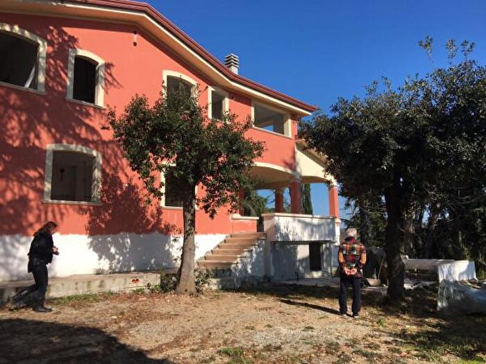 Casa con 6 locali in vendita in Fauglia