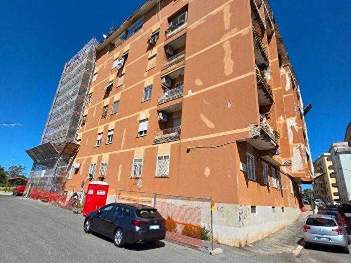 Appartamento trilocale in affitto in Via Arturo Calza, Monti Tiburtini, Roma