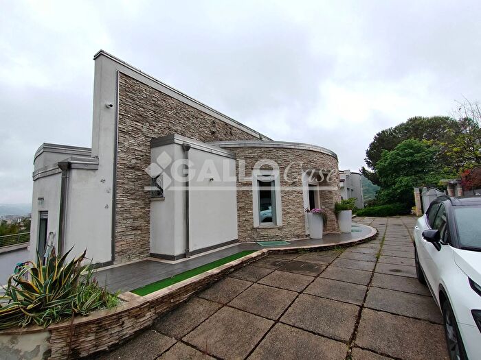 Casa con 12 locali in vendita in Via Tintoretto Rende, Rende