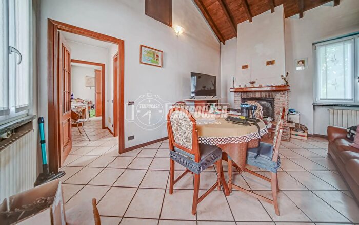 Casa trilocale in vendita in Via Eugenio Villoresi, Castano Primo