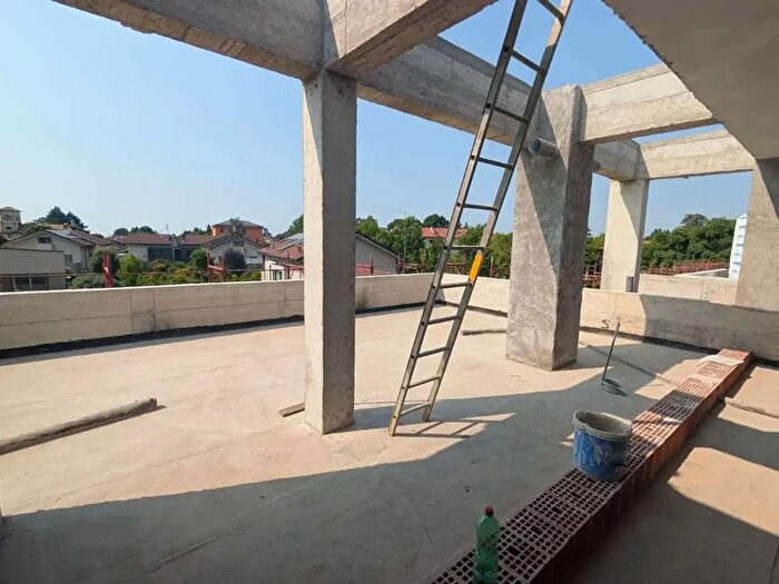 Appartamento trilocale in vendita in Via Lodovica, Vimercate