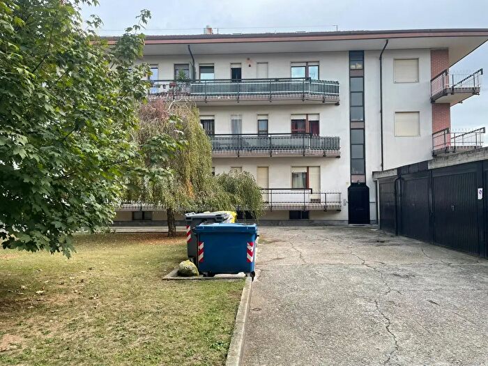 Appartamento trilocale in vendita in Via degli Agostiniani, Cuneo