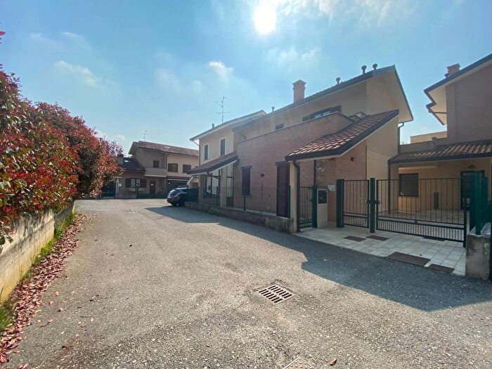 Appartamento trilocale in vendita in Via del Salaino Vimercate, Vimercate