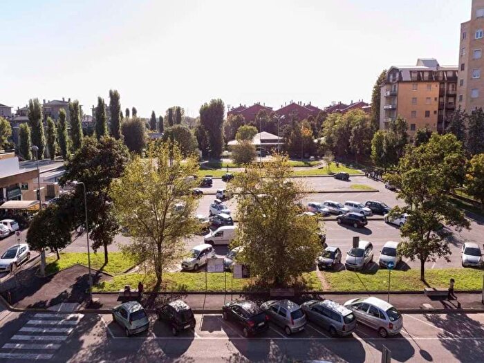 Appartamento quadrilocale in affitto in Via delle Acacie, Centro, Cesano Boscone