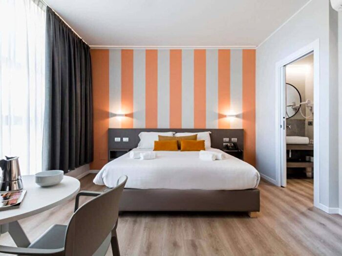 Appartamento in affitto in Piazza Tirana, Giambellino, Milano