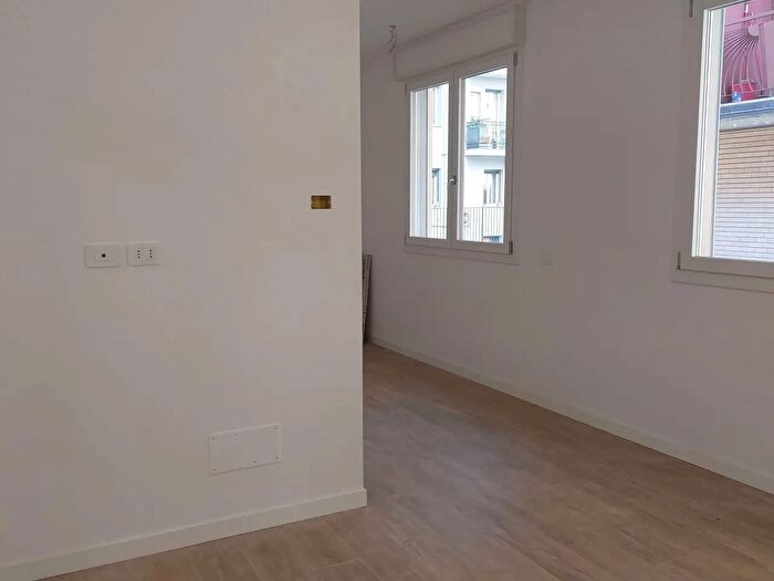 Appartamento bilocale in vendita in Via Santa Caterina, Cernusco Sul Naviglio