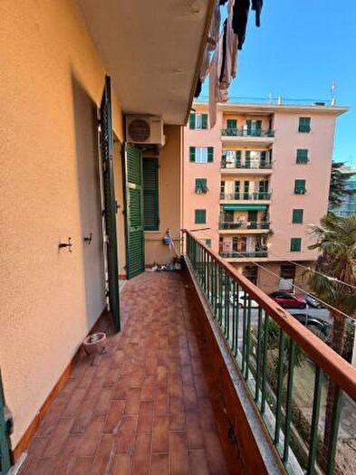 Appartamento quadrilocale in vendita in Via Fabrizio del Carretto, Genova