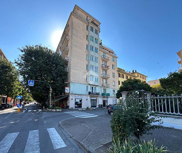 Appartamento quadrilocale in vendita in Via Papa Giovanni XXIII, Voghera