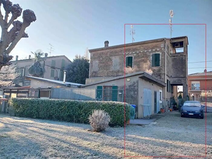 Casa con 6 locali in vendita in Cavezzo