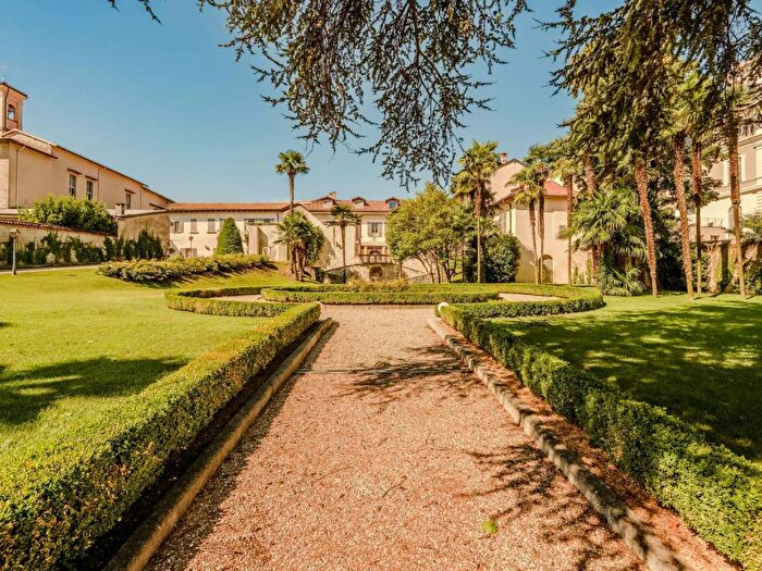 Appartamento bilocale in affitto in Via San Carlo, Centro, Arona