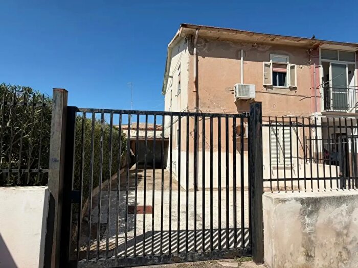 Appartamento trilocale in vendita in Via Suor Maria Rosa Zangara, Siracusa