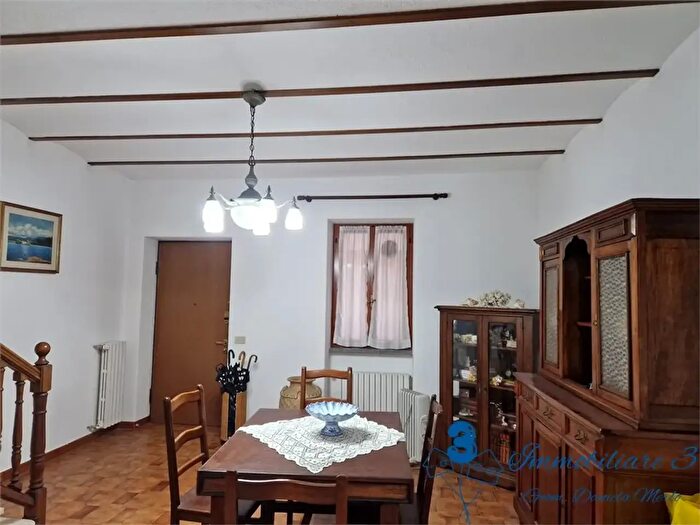 Casa con 5 locali in vendita in Villanova DAlbenga