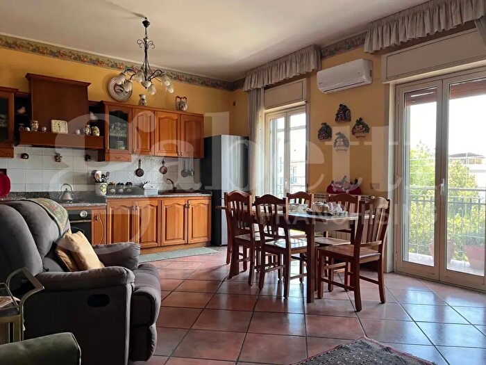 Appartamento con 5 locali in vendita in Via Barriera del Bosco, Sant'Agata Li Battiati