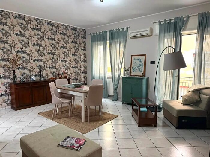 Appartamento trilocale in affitto in Via Luigi Sturzo, Santa Maria Capua Vetere