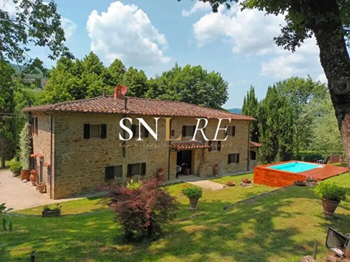 Casa con 5 locali in vendita in Via Luca Cini, Greve In Chianti