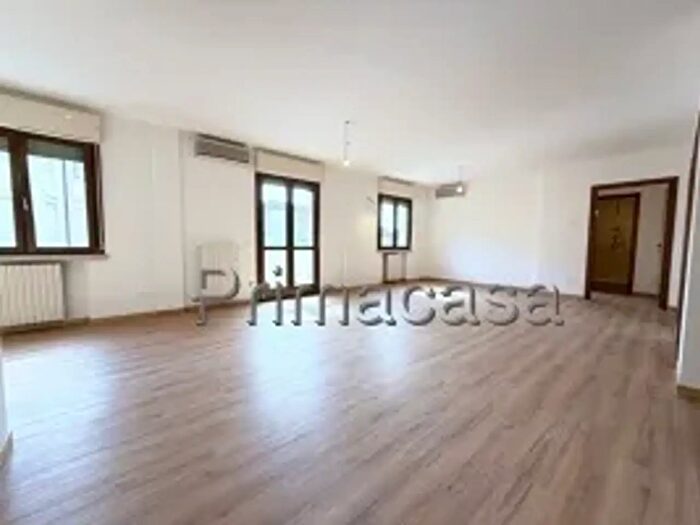 Appartamento con 5 locali in vendita in Via Vittorio Veneto a, Cerea