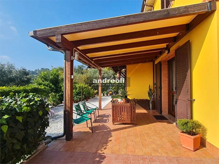 Appartamento con 5 locali in vendita in Monsano