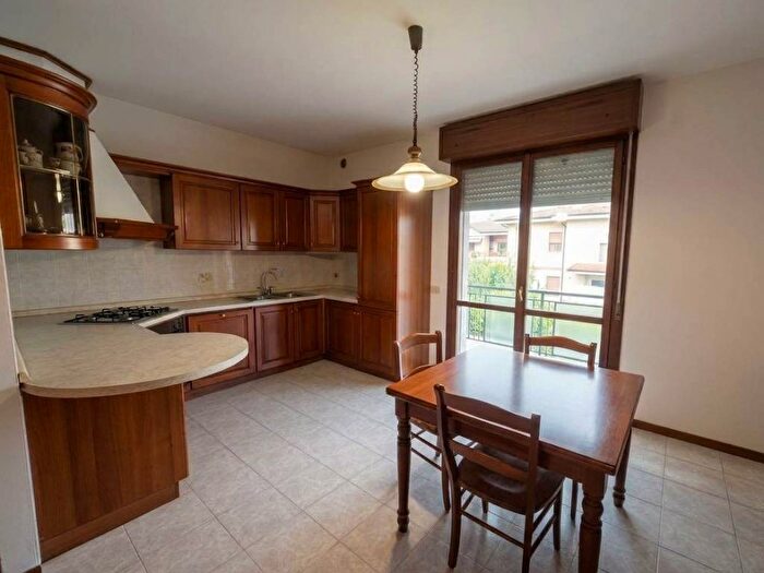 Appartamento trilocale in affitto in Via Ca' Rotte, Montecchio Maggiore Alte Ceccato, Montecchio Maggiore
