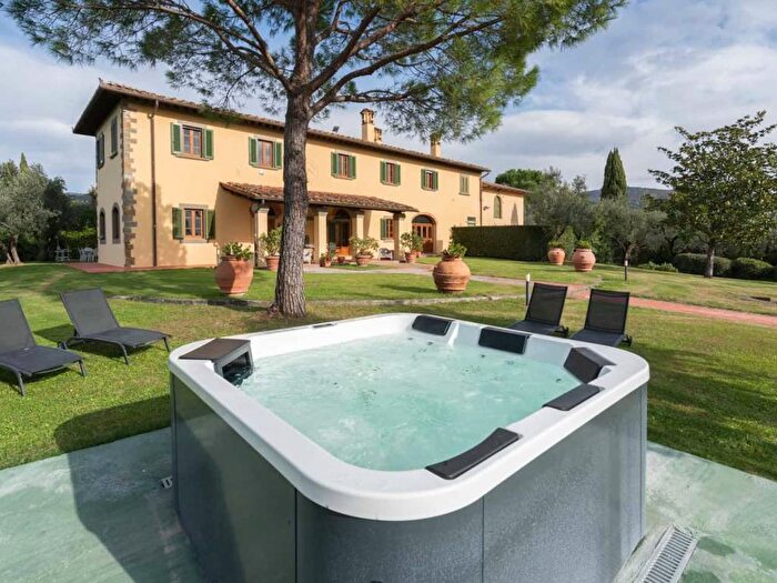 Appartamento con 6 locali in affitto in Via Piagge, Vinci