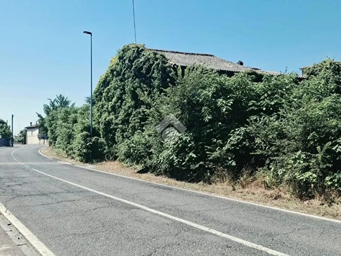 Casa con 14 locali in vendita in Via degli Alpini, Zevio