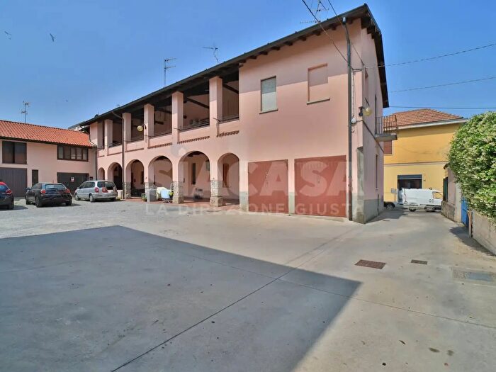 Case in Vendita e in Affitto - 2