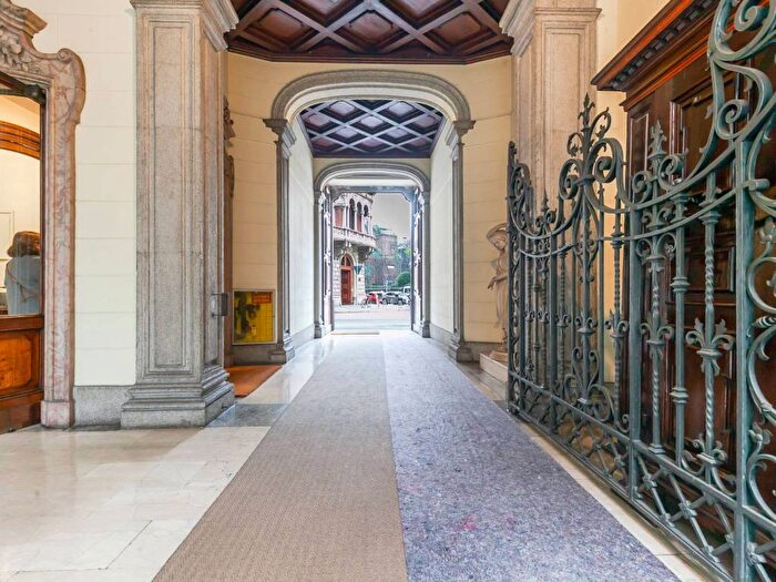 Appartamento trilocale in affitto in Via Giovanni Boccaccio, Vincenzo Monti, Milano