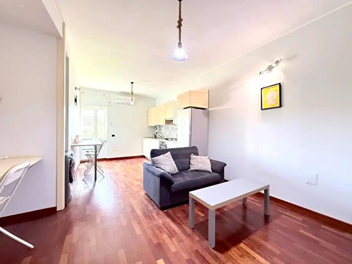 Appartamento quadrilocale in vendita in Viale degli Aranci, Pozzuoli