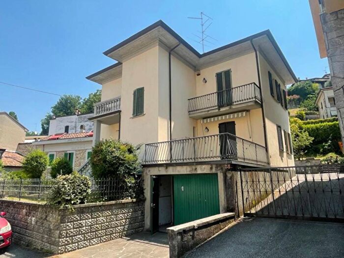 Casa con 6 locali in affitto in Centro, Rivergaro