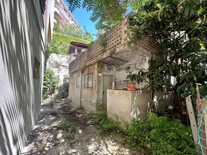Casa trilocale in vendita in Via Santa Lucia, Reggio Calabria