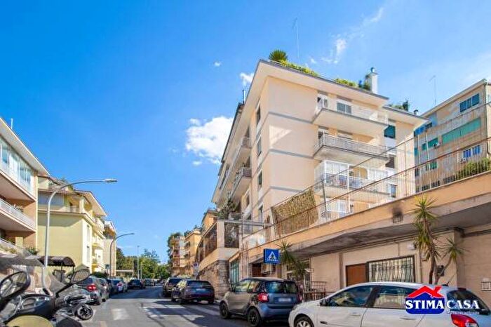 Appartamento con 5 locali in vendita in Via Giacinta Pezzana, Parioli, Roma