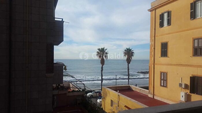 Appartamento trilocale in affitto in Via del Faro, Anzio