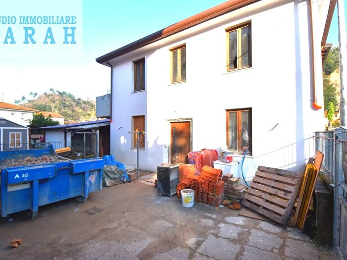 Casa con 5 locali in vendita in Via dello Stadio, Camaiore