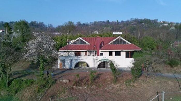 Casa con 6 locali in vendita in Via Colleretto, Borgiallo