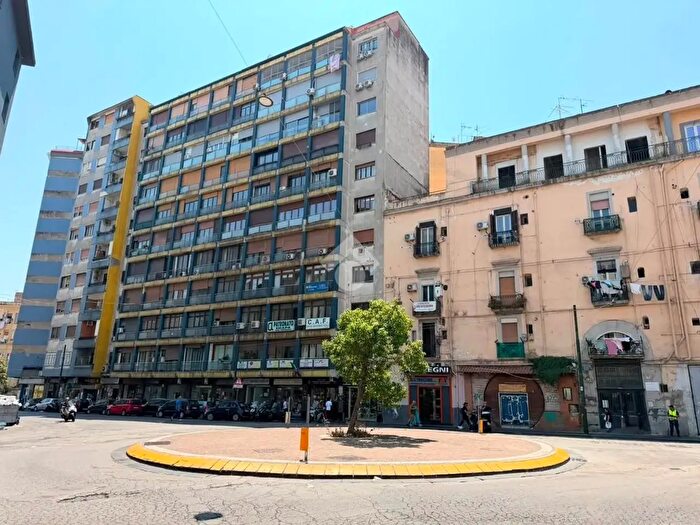 Appartamento quadrilocale in vendita in Corso Arnaldo Lucci, Napoli
