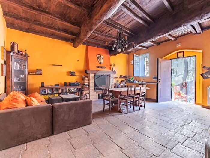 Appartamento con 5 locali in vendita in Largo Mozzini, Corchiano