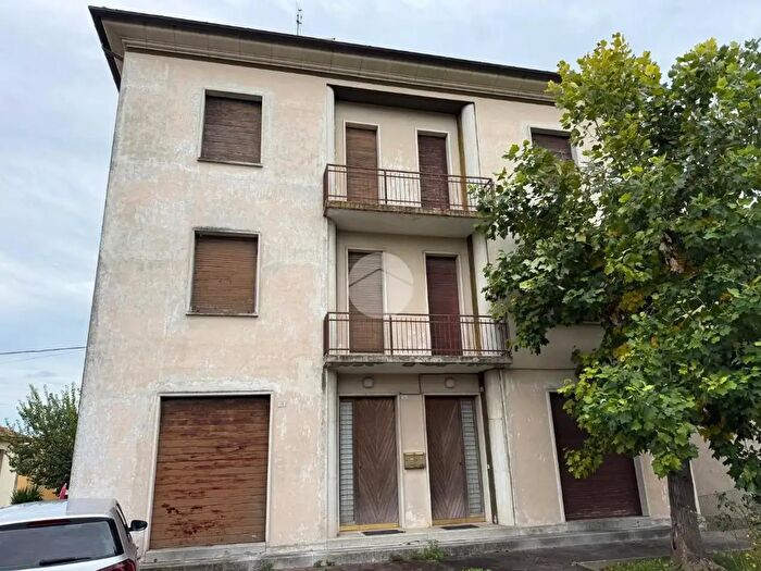 Casa con 5 locali in vendita in Via Trieste, Colli al Metauro