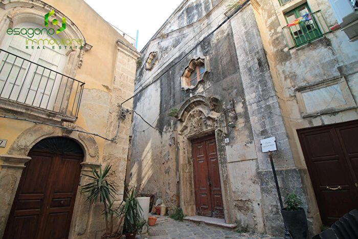 Casa monolocale in vendita in Piazza Archimede, Siracusa