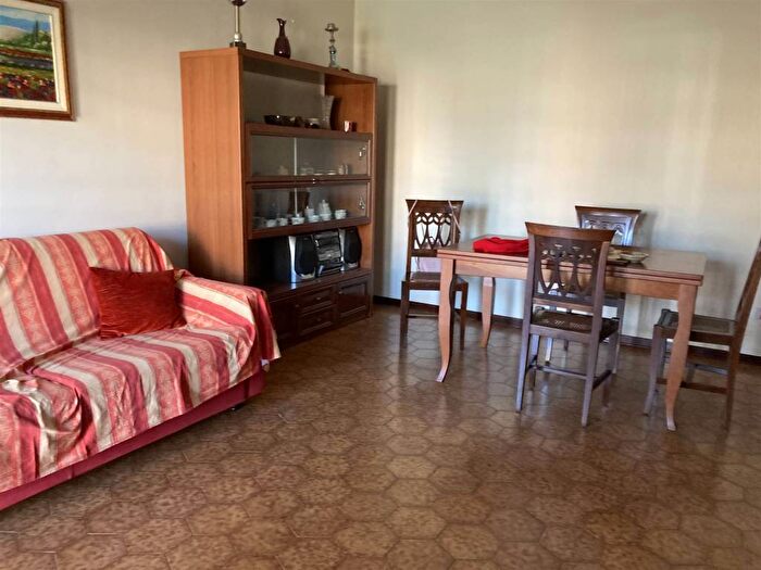 Appartamento quadrilocale in affitto in VIA VIGHENZI, Desenzanino, Desenzano del Garda
