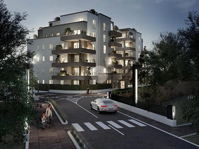 Appartamento quadrilocale in vendita in Via Giugno, Peschiera Borromeo