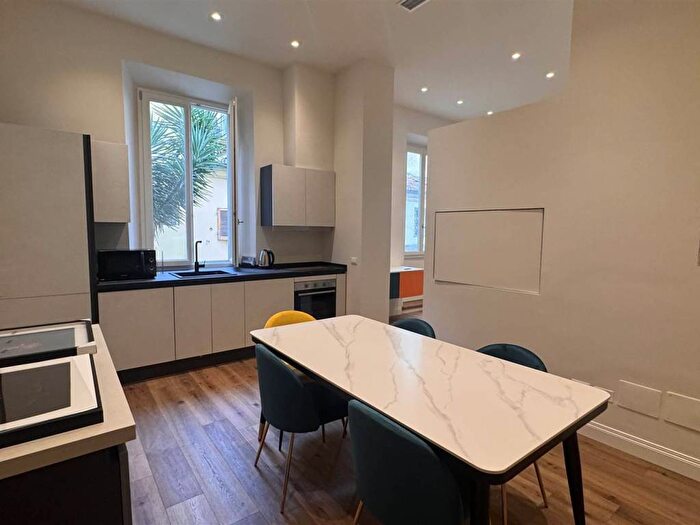 Appartamento quadrilocale in affitto in Viale Francesco Petrarca, Porta Romana, Firenze