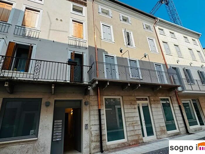 Appartamento trilocale in vendita in Via Pierdomenico Frattini, Legnago
