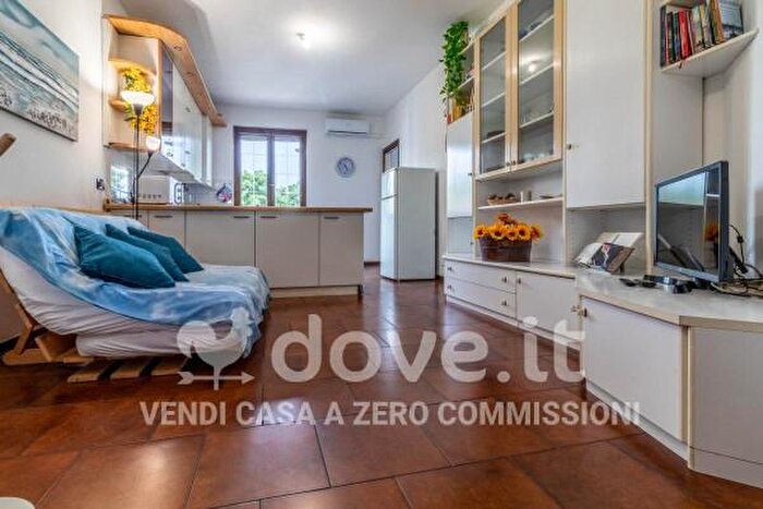 Appartamento bilocale in vendita in Via della Fornace, Pessano Con Bornago