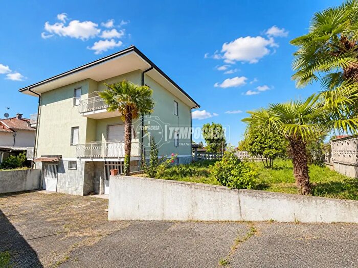 Casa con 10 locali in vendita in Viale XXV Luglio, San Giusto Canavese