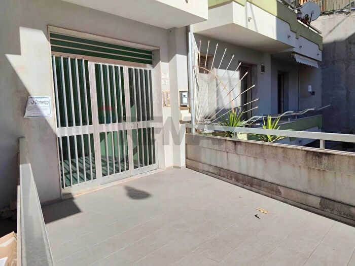 Appartamento con 5 locali in affitto in Via Siracusa, Ragusa