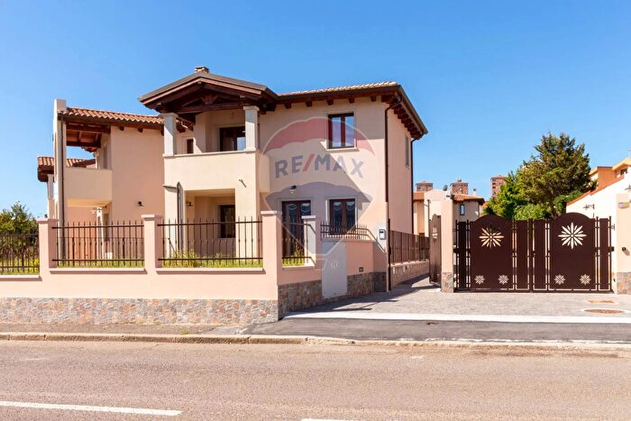 Casa trilocale in vendita in Via Parigi, Cagliari