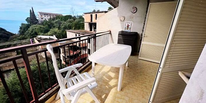 Appartamento trilocale in vendita in Via Sandro Pertini, San Nicola Arcella