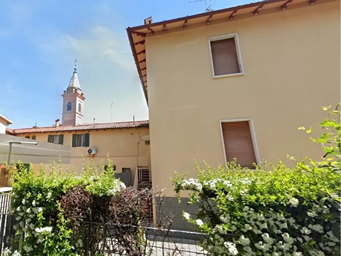 Appartamento trilocale in vendita in Via della Beverara, Bologna