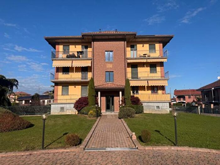 Appartamento quadrilocale in vendita in Strada Sesia, Asti