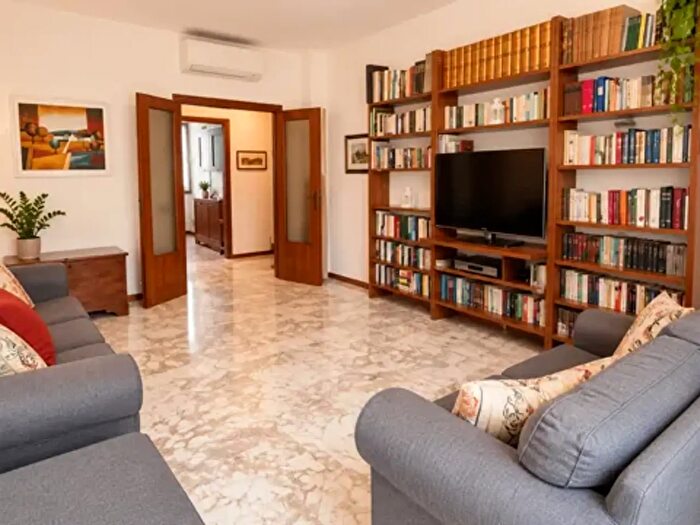 Appartamento con 5 locali in vendita in Pisa